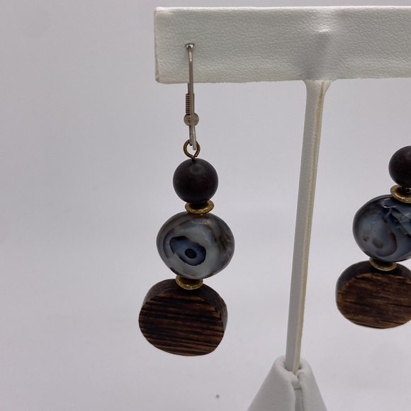 Vintage VTG Three Bead Dangle Earrings Wood Silver Tone - Picture 7 of 10